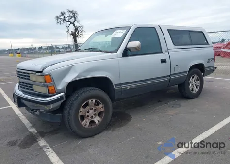 1993 Chevrolet Gmt-400 K1500 z USA, uszkodzony, nr VIN 1GCEK14K5PZ134056